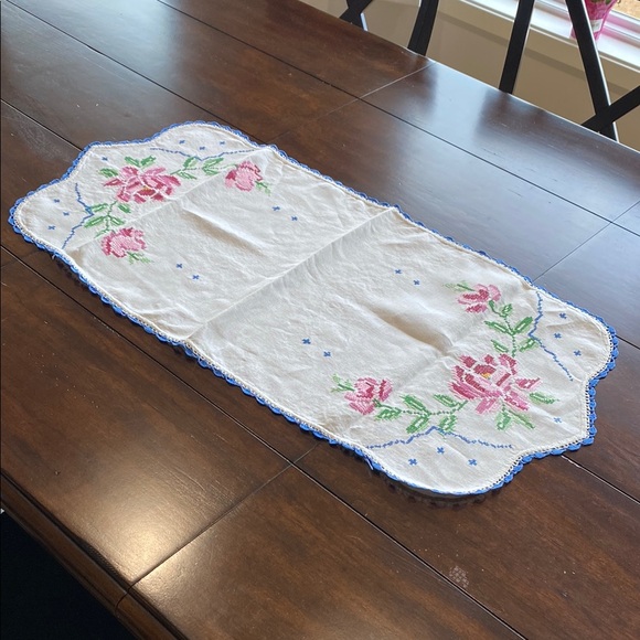 Other - Vintage Hand Cross Stitched Crocheted Floral Table Runner Dresser Scarf!
